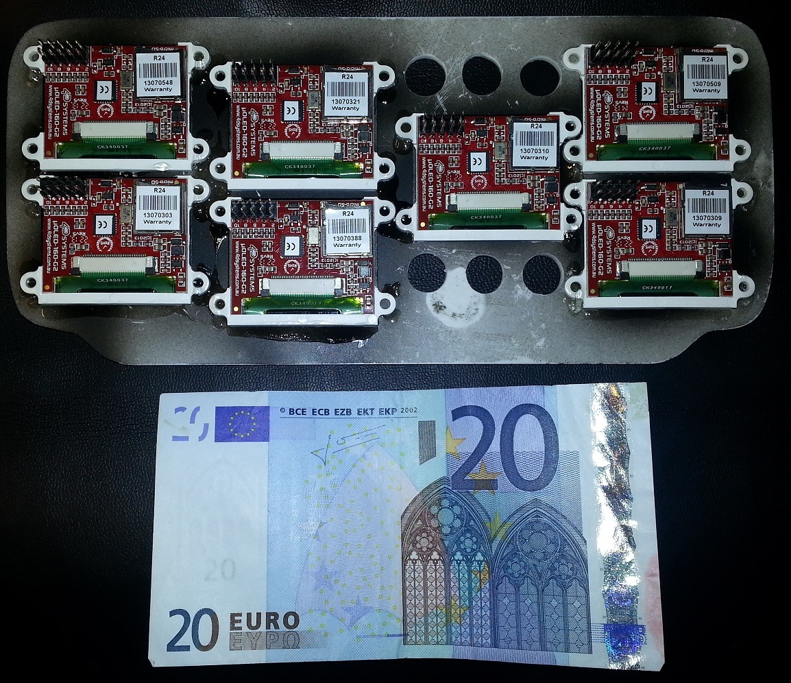 Bild Cockpit Hinterseite mit 20 € Schein