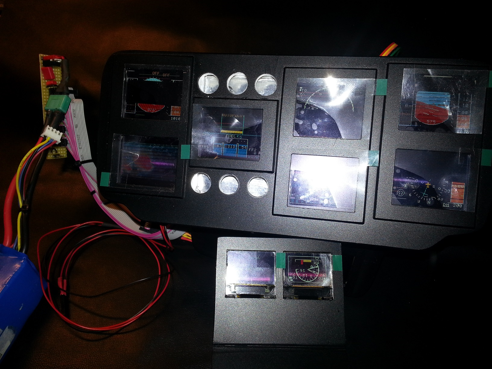 Bild Cockpit mit laufenden Displays